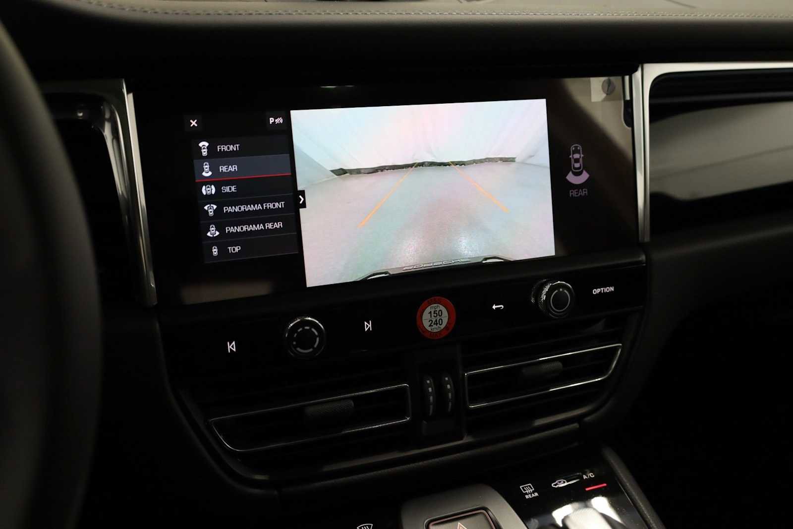 New 2026 Porsche Macan image 34