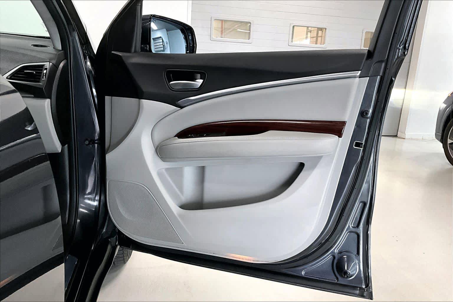 Used 2015 Acura MDX SH-AWD image 26