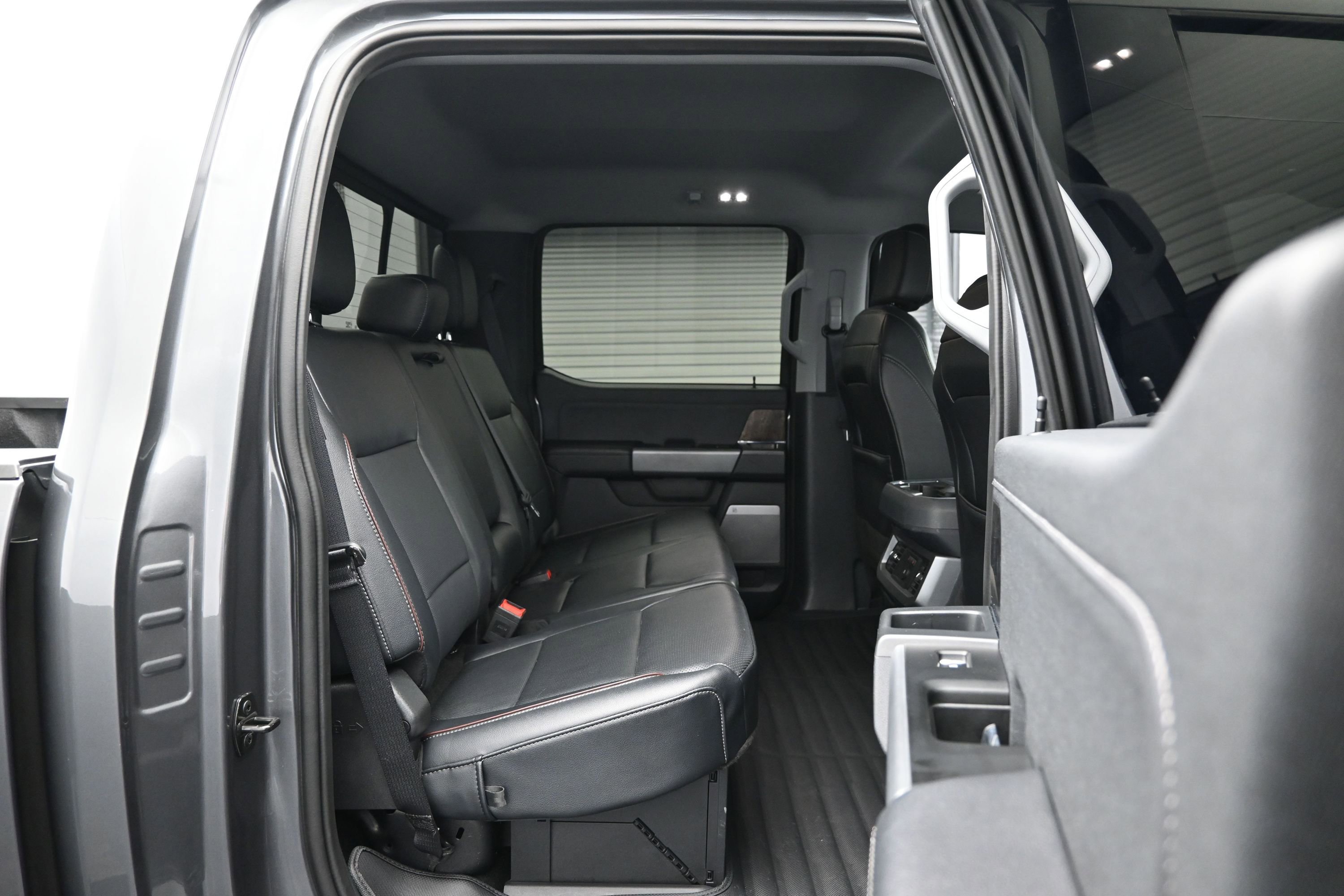 Used 2023 Ford F250 Lariat w/ Lariat Ultimate Package AWD/4WD image 12