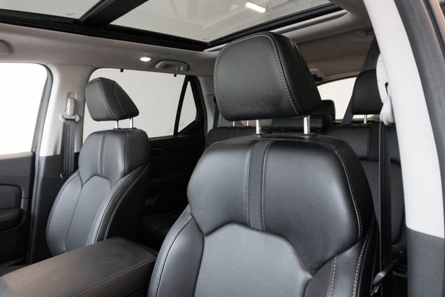 Used 2024 Honda Pilot Touring image 16