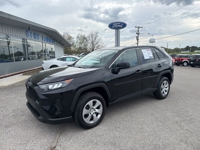 Used 2022 Toyota RAV4 LE image 4