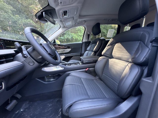 New 2026 Lincoln Nautilus Reserve AWD/4WD image 11