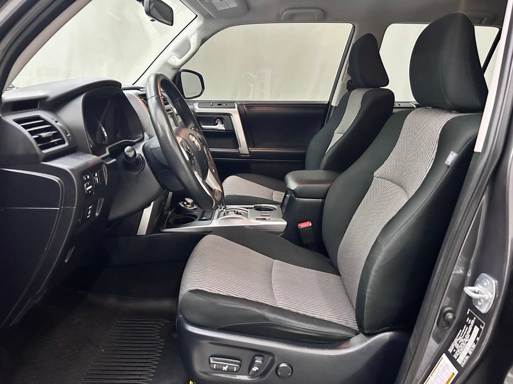 Used 2018 Toyota 4Runner SR5 AWD/4WD image 12