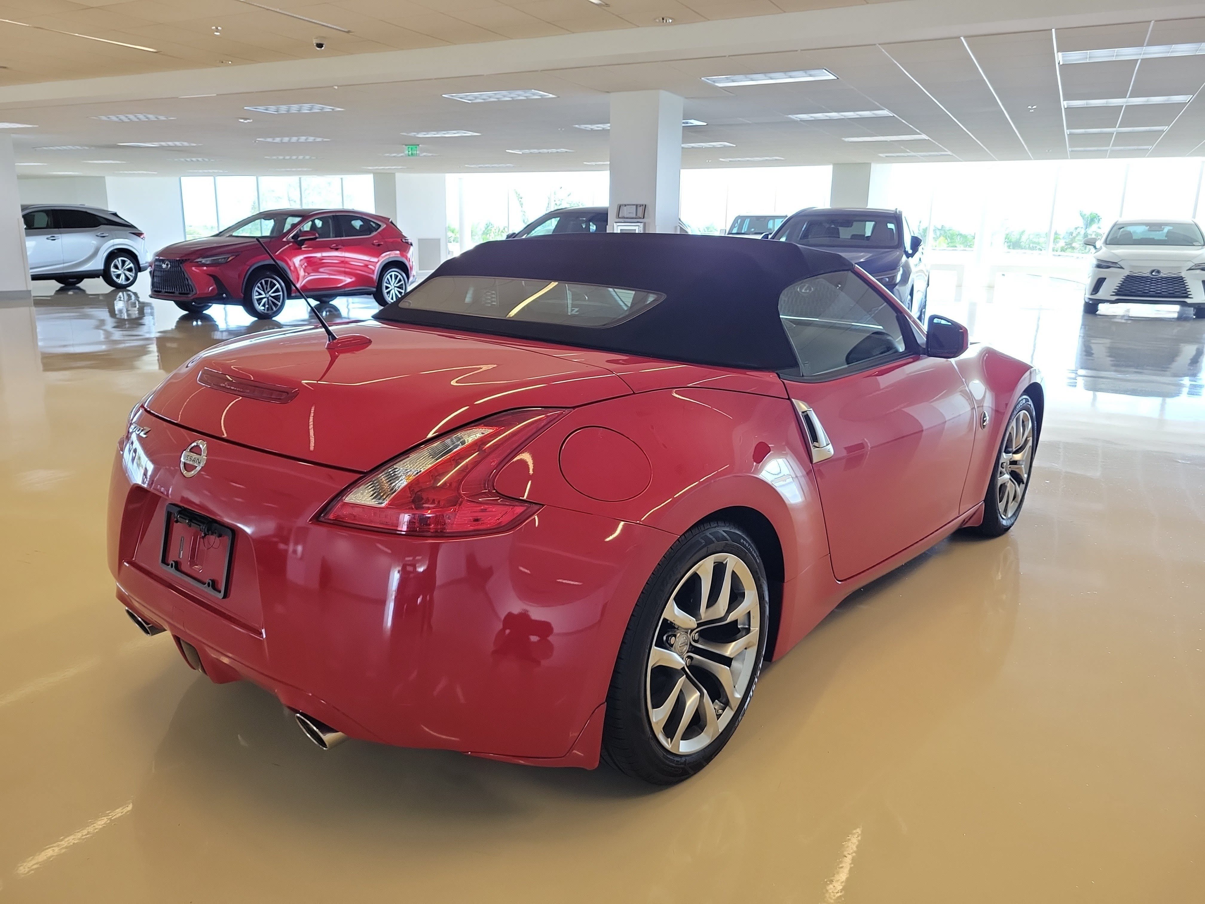 Used 2010 Nissan 370Z Touring RWD image 8