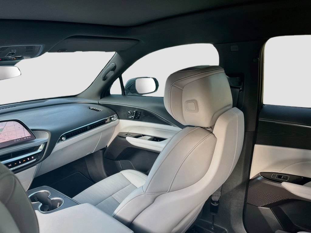 Used 2026 Cadillac Lyriq Luxury RWD image 24