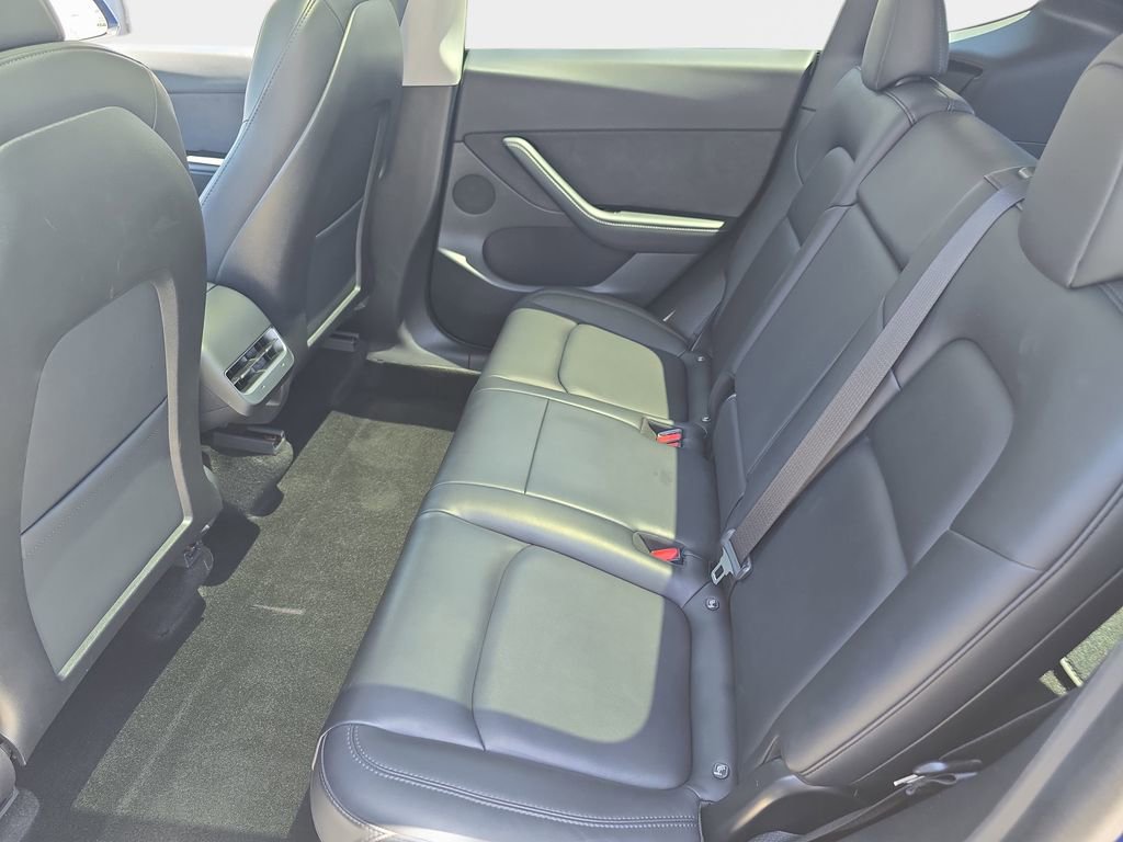 Used 2021 Tesla Model Y Long Range AWD/4WD image 17