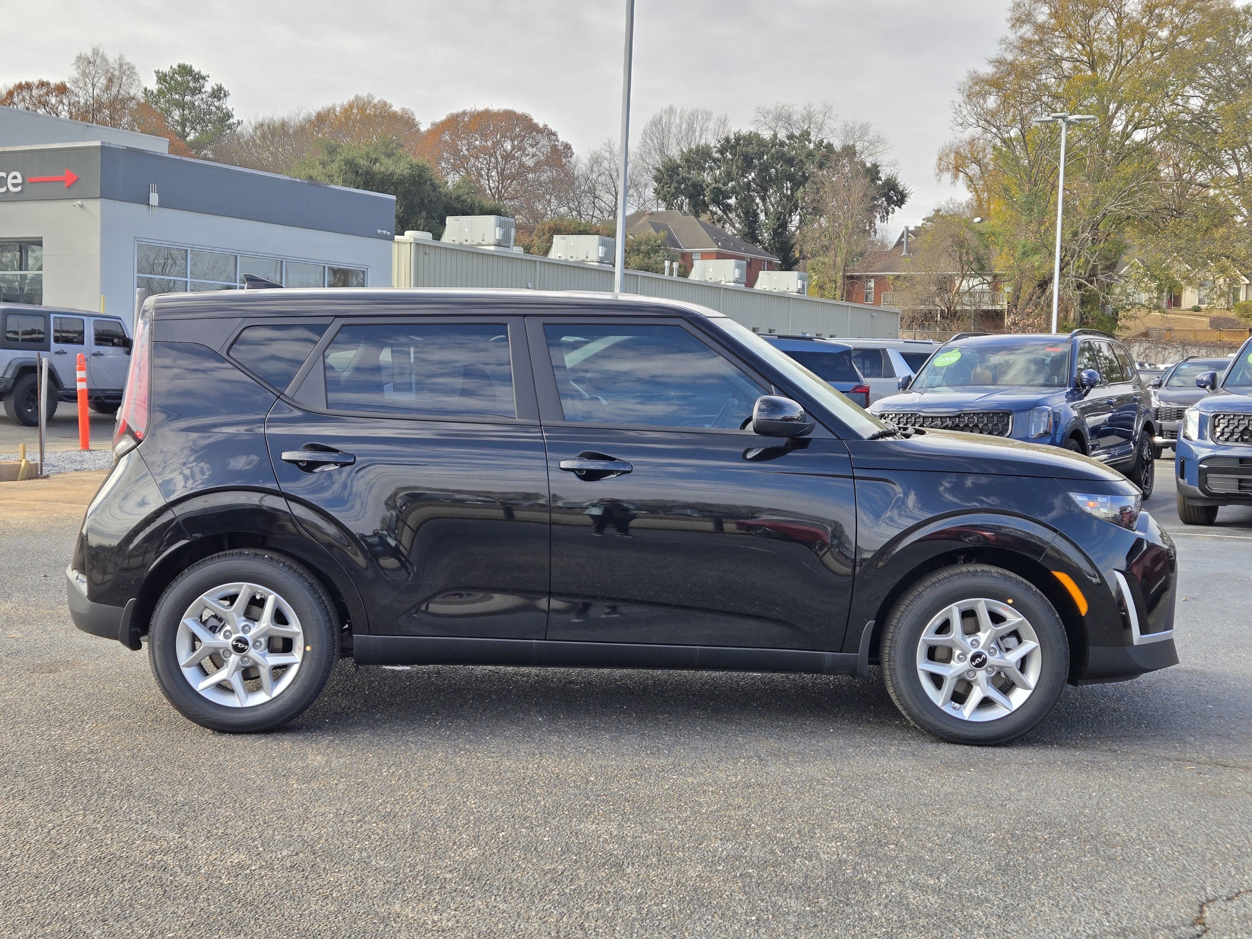 New 2025 Kia Soul LX image 6