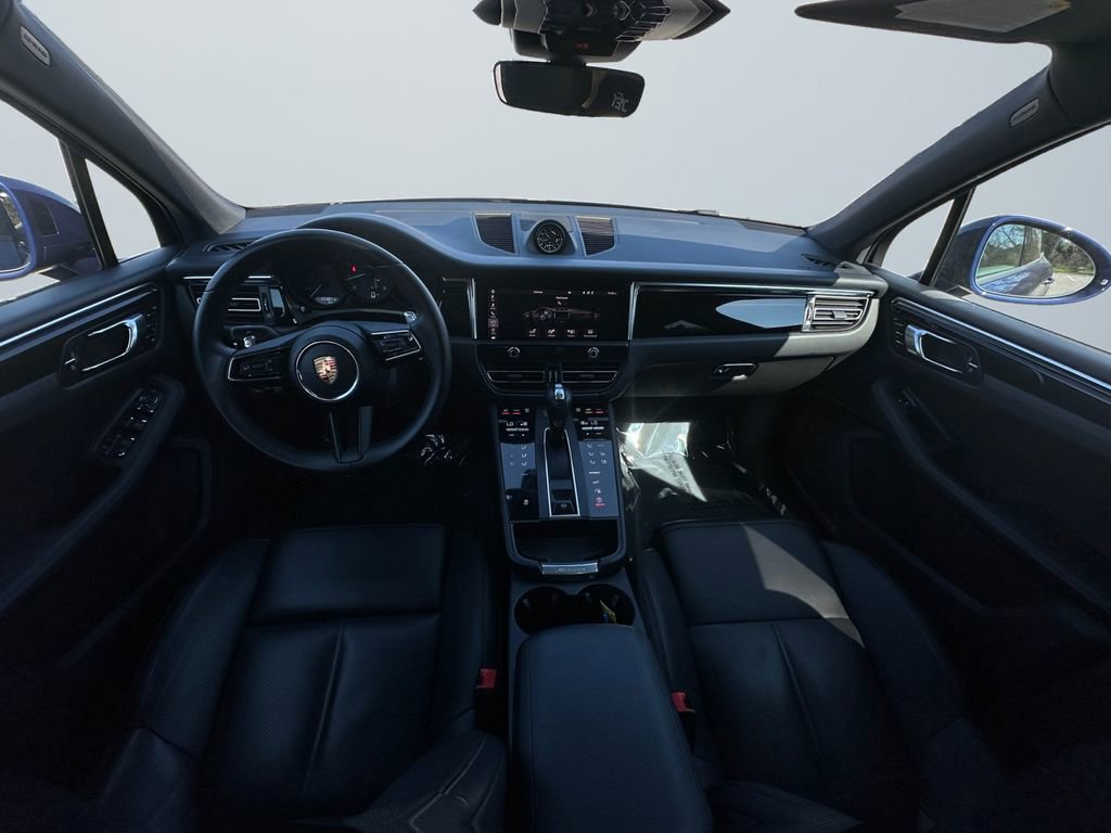 Used 2024 Porsche Macan image 10