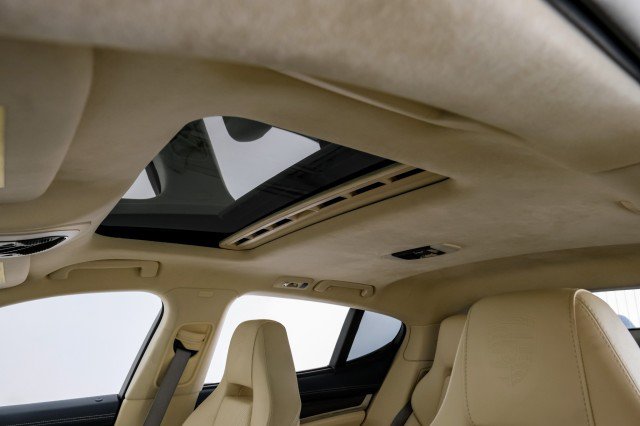 Used 2010 Porsche Panamera Turbo AWD/4WD image 22
