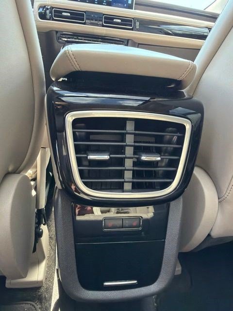 Used 2023 Lincoln Nautilus Reserve AWD/4WD image 19