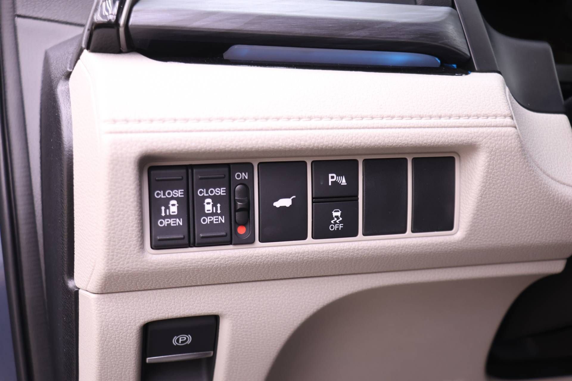 Certified 2026 Honda Odyssey Elite image 16