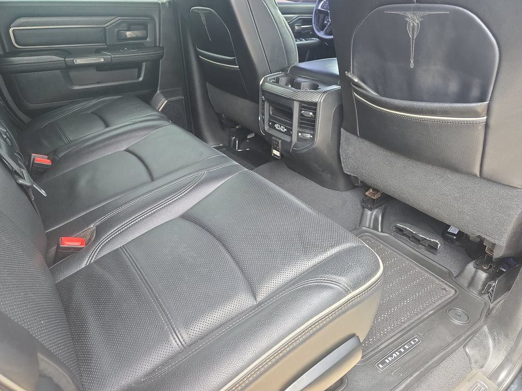 Used 2020 RAM 2500 Limited w/ Black Appearance Package AWD/4WD image 11