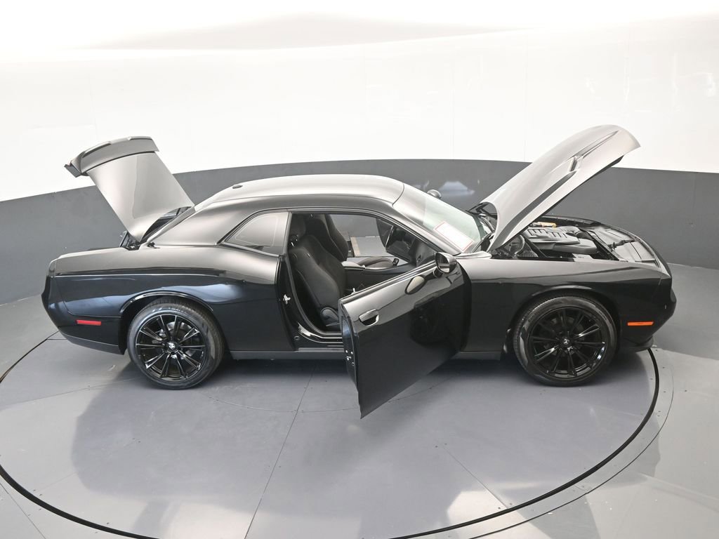 Used 2019 Dodge Challenger SXT image 67