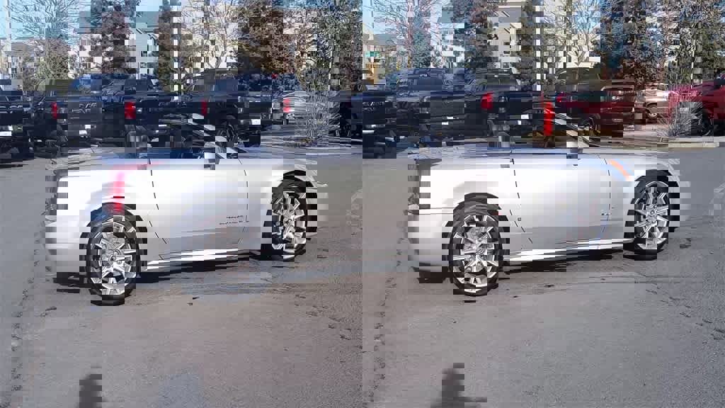 Used 2006 Cadillac XLR V image 9