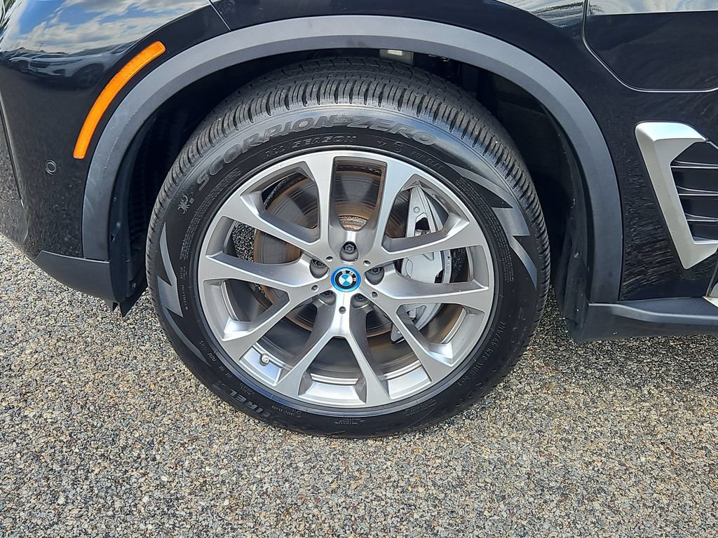 Used 2025 BMW X5 xDrive50e AWD/4WD image 7