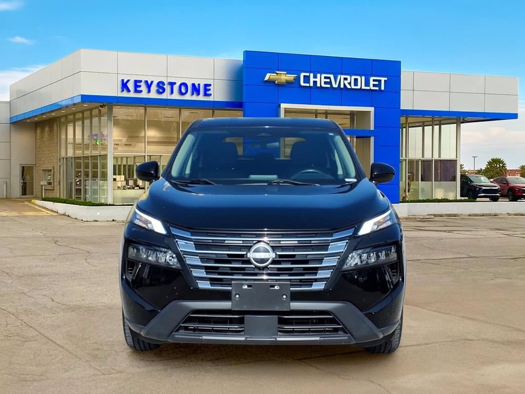 Used 2024 Nissan Rogue SV FWD image 2