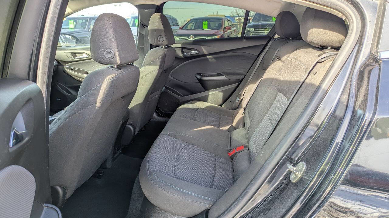 Used 2018 Chevrolet Cruze LT image 10