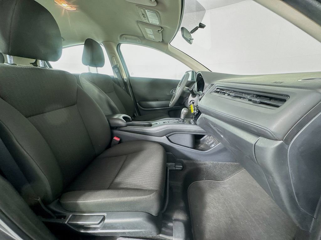 Used 2016 Honda HR-V LX image 32