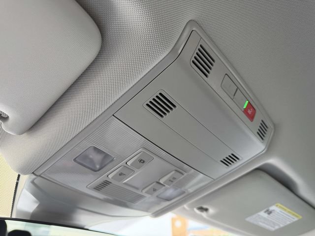 Certified 2023 Volkswagen Jetta SE FWD image 33