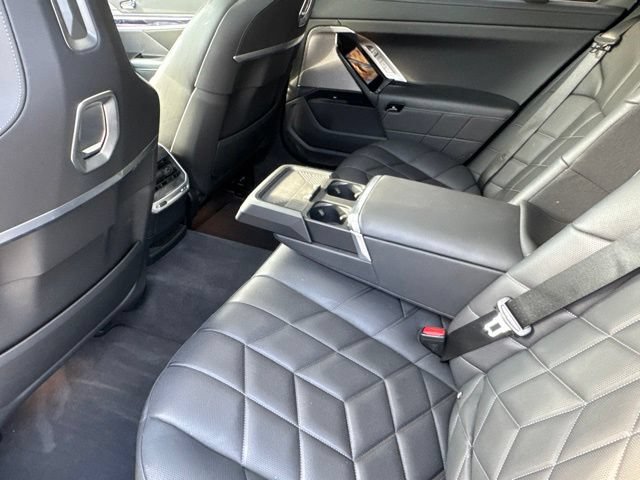 Used 2025 BMW 740i xDrive AWD/4WD image 73