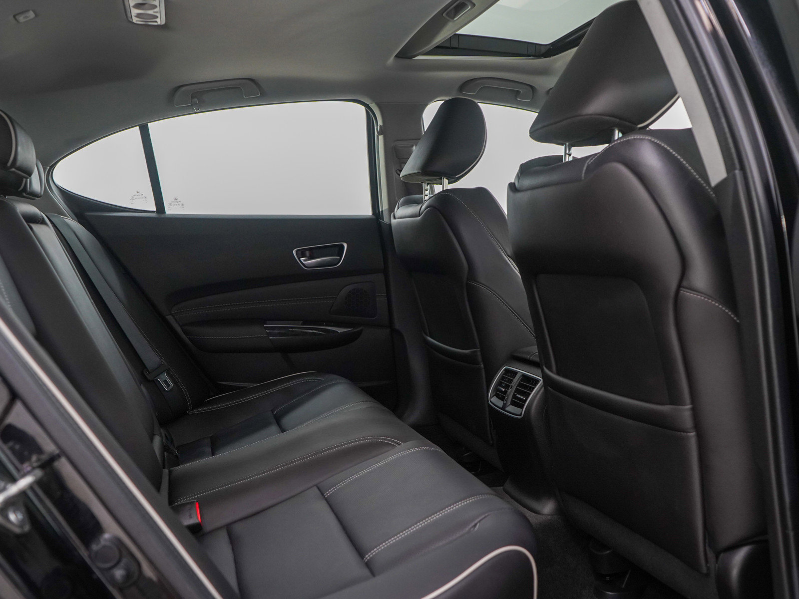 Used 2019 Acura TLX V6 SH-AWD w/ Technology Pkg image 12