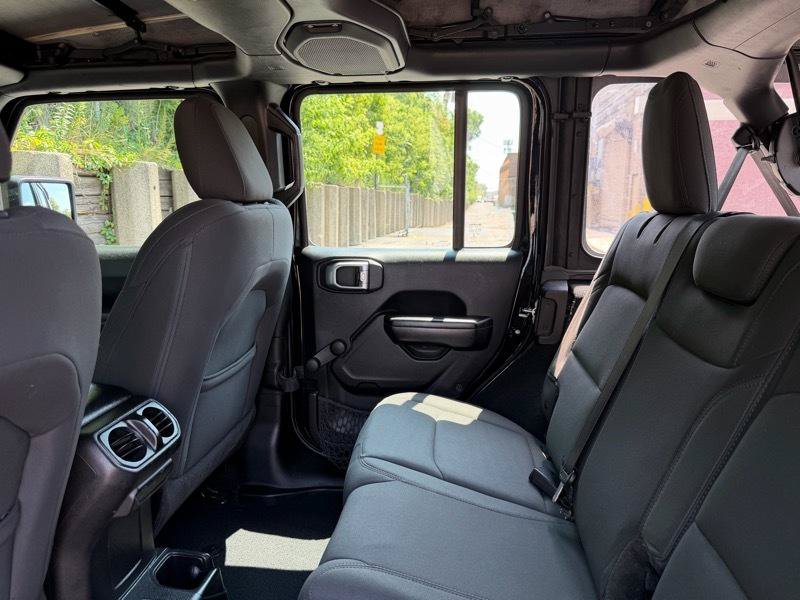 Used 2018 Jeep Wrangler Unlimited Sport AWD/4WD image 21