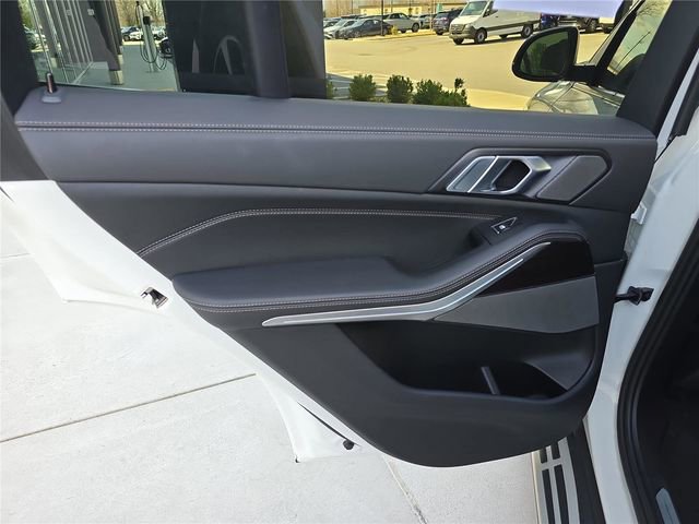 Used 2024 BMW X5 xDrive50e image 15