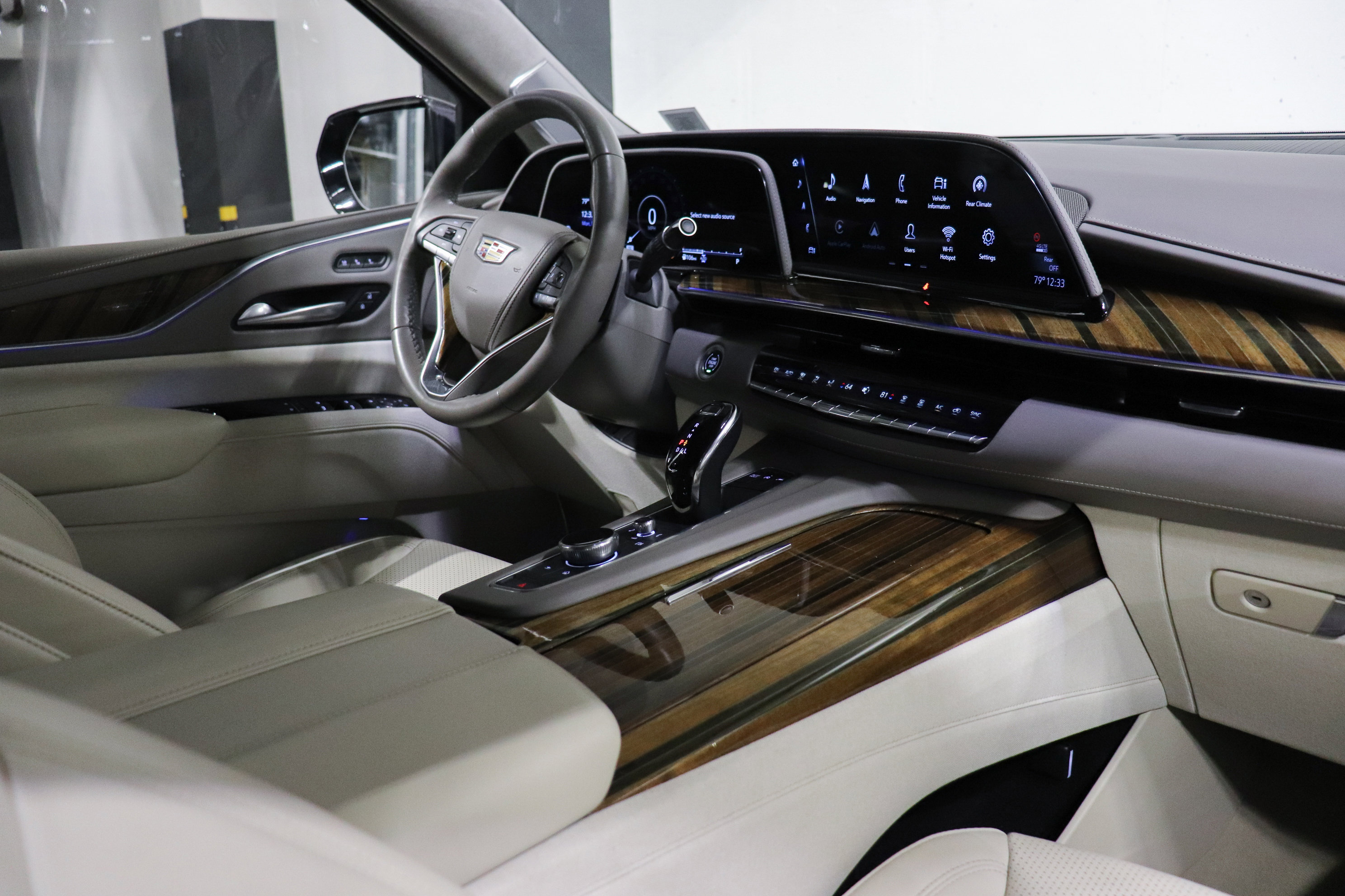 Used 2022 Cadillac Escalade ESV Sport Platinum image 31