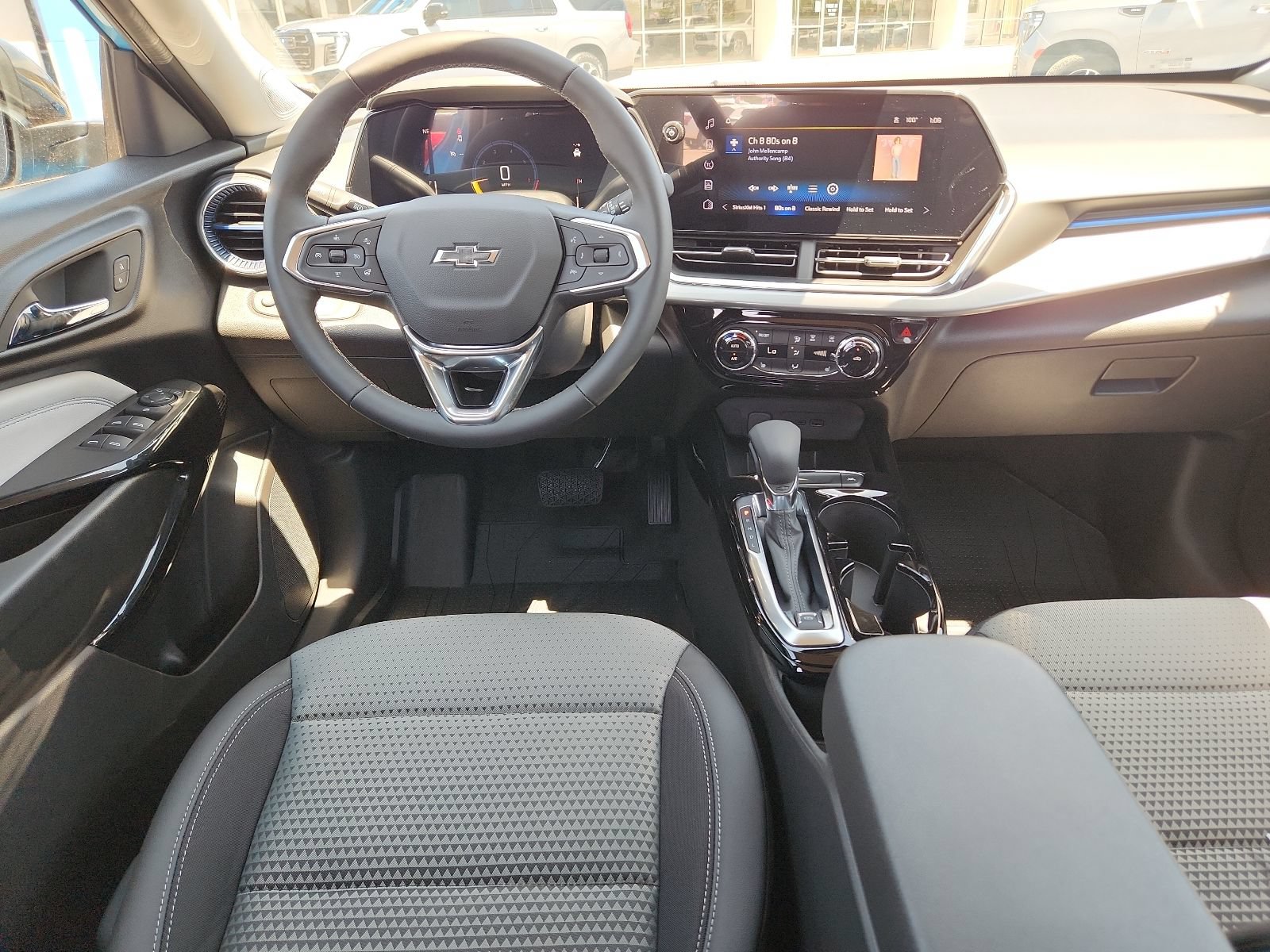 New 2026 Chevrolet Trax LT w/ Midnight Edition FWD image 10