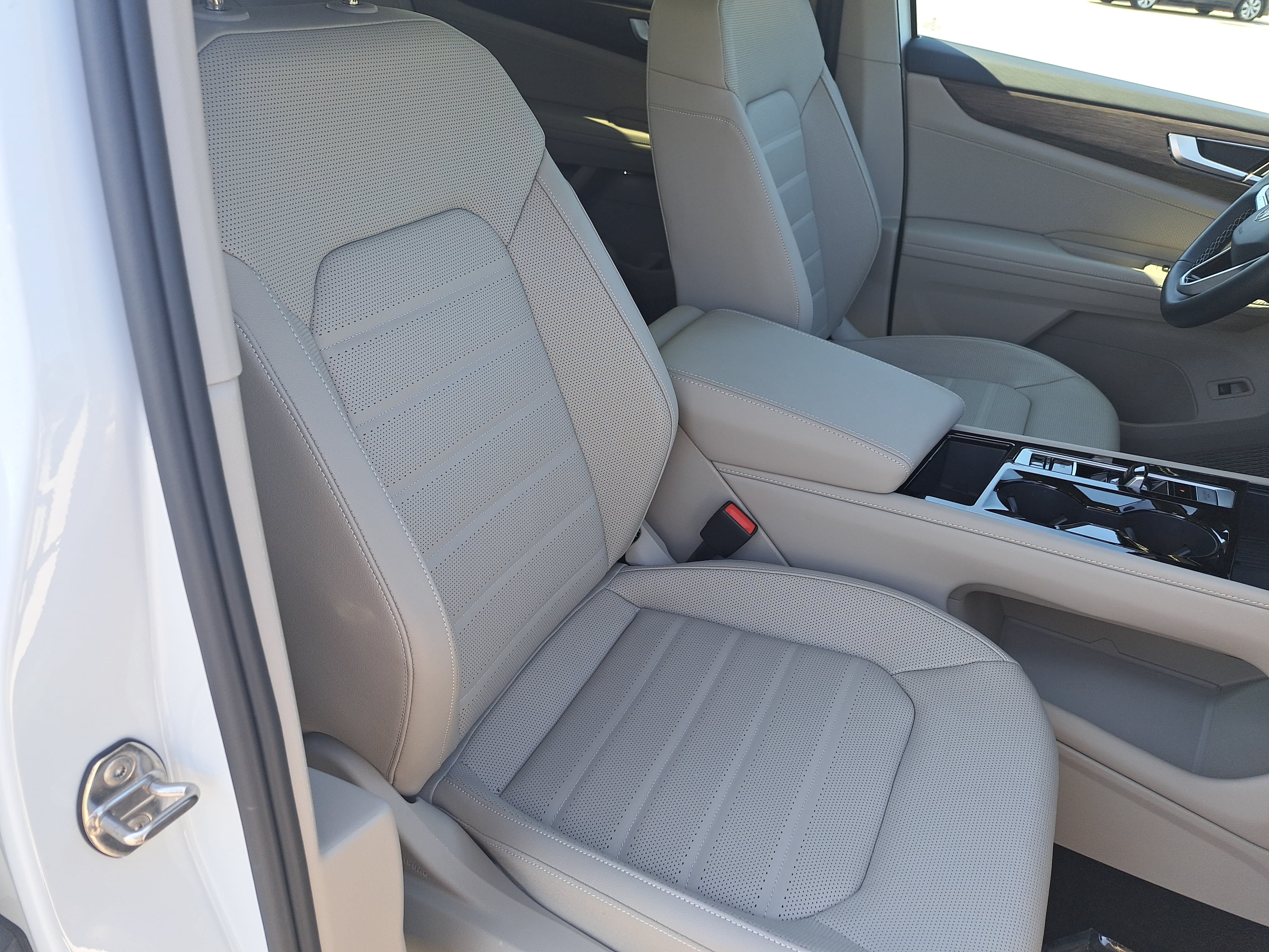 Certified 2026 Volkswagen Atlas SEL AWD/4WD image 10