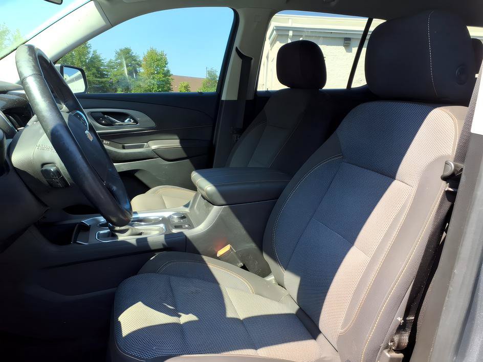 Used 2020 Chevrolet Traverse LT FWD image 14