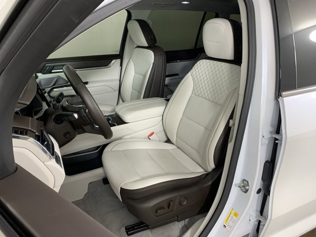 Used 2024 GMC Acadia Denali w/ Super Cruise Package image 32