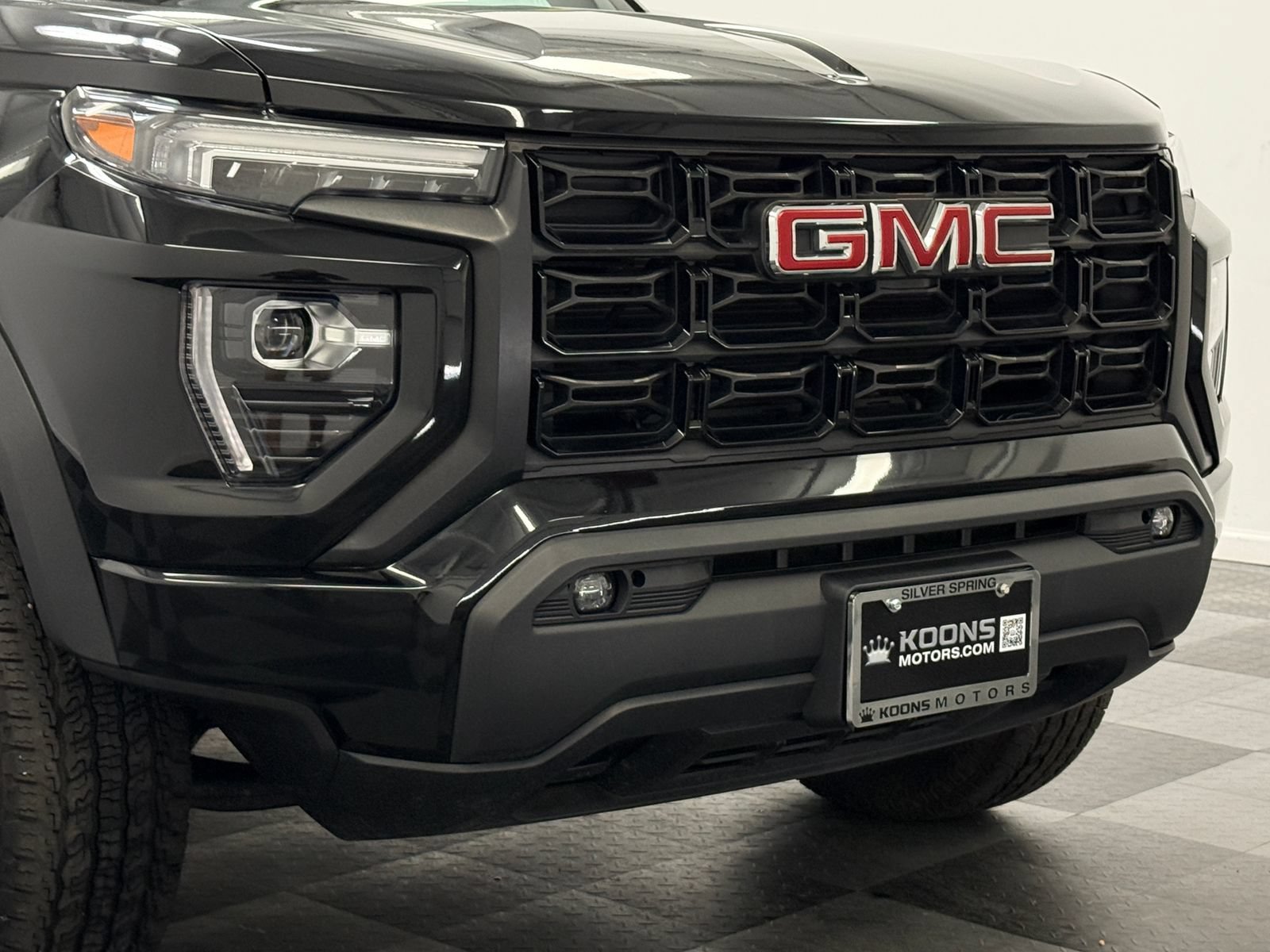 Used 2023 GMC Canyon Elevation w/ Convenience Package AWD/4WD image 9