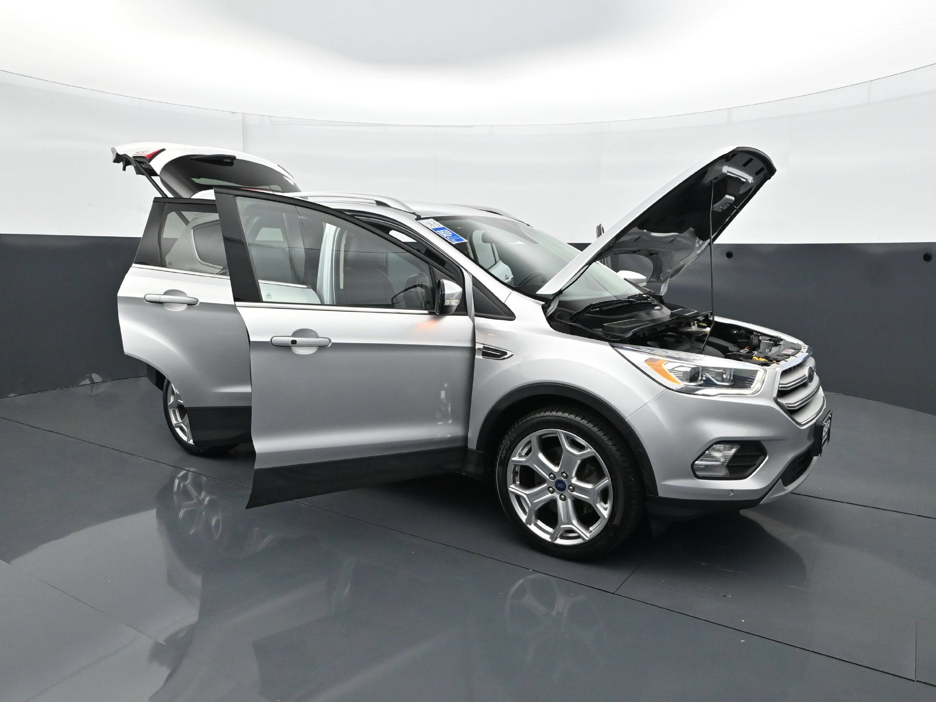 Used 2019 Ford Escape Titanium w/ U9j03 - Titanium Tow Package AWD/4WD image 36