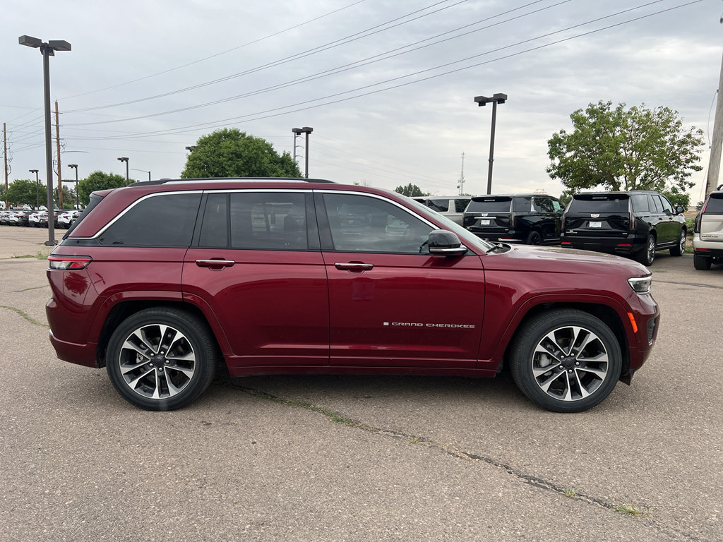 Used 2024 Jeep Grand Cherokee Overland w/ Trailer Tow Package AWD/4WD image 29