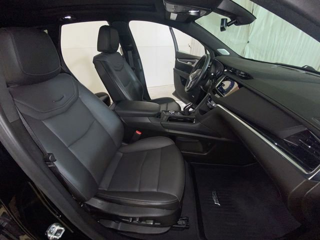 Used 2025 Cadillac XT5 Premium Luxury w/ LPO, Floor Liner Package FWD image 37
