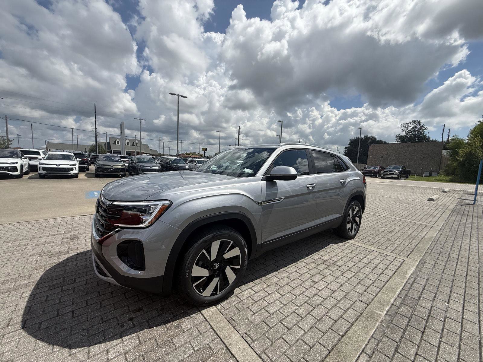 New 2026 Volkswagen Atlas Cross Sport SE image 4