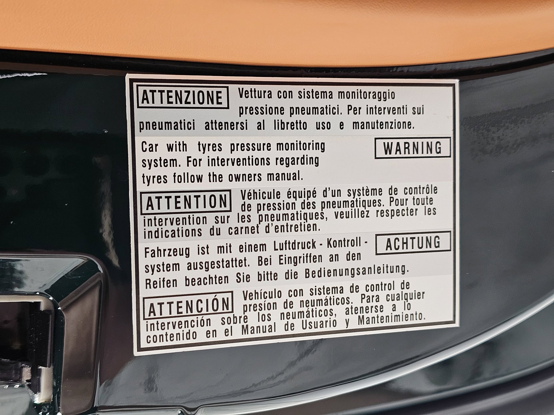 Used 2022 Ferrari F8 Tributo image 34