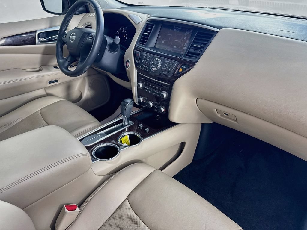 Used 2016 Nissan Pathfinder Platinum w/ Family Entertainment Package FWD image 41