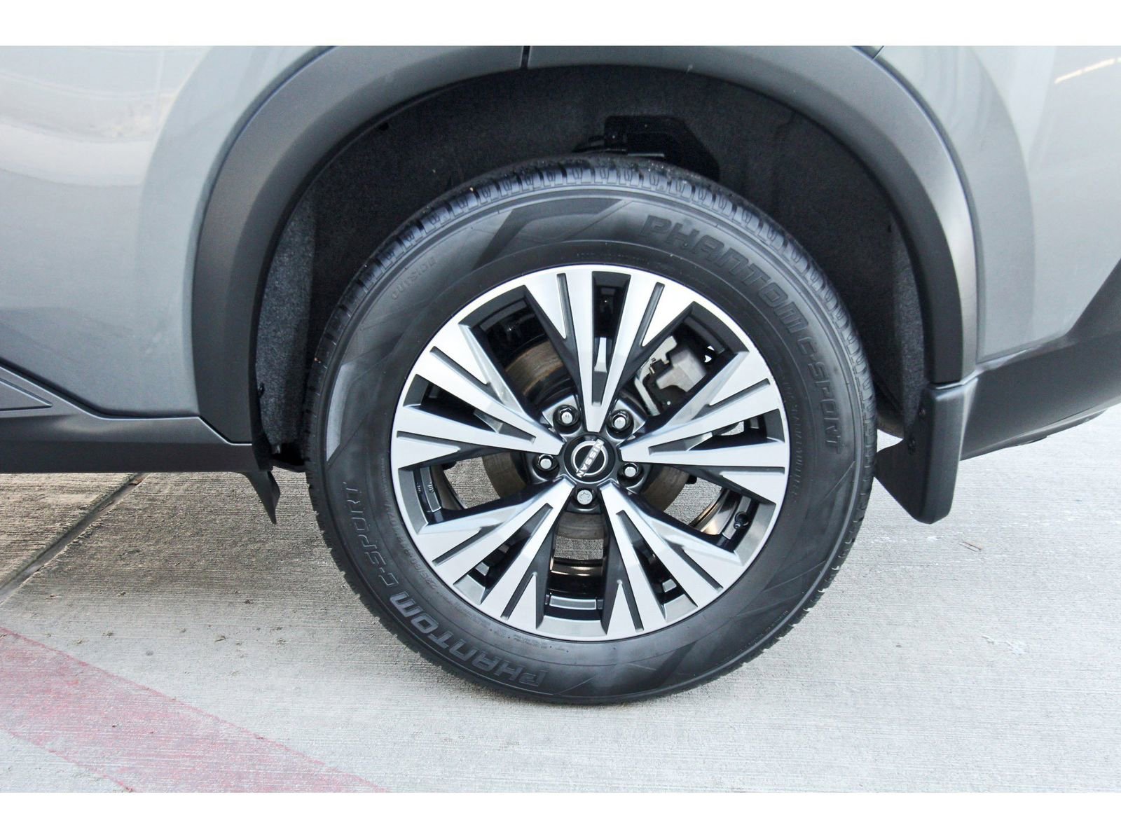 Used 2023 Nissan Rogue SV image 30