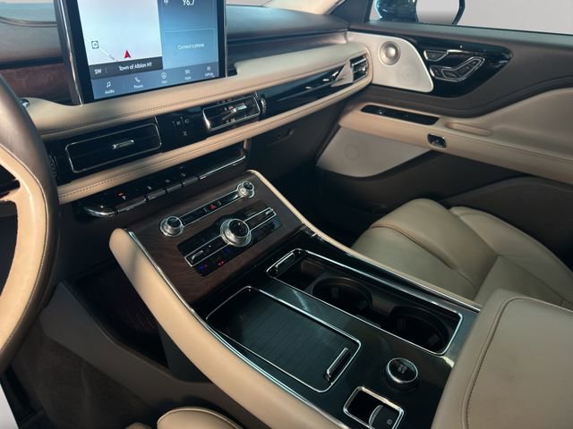 Used 2023 Lincoln Aviator Reserve w/ Equipment Group 201A image 25