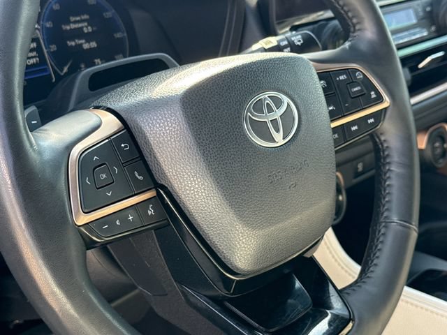 Used 2025 Toyota Grand Highlander AWD Hybrid image 30