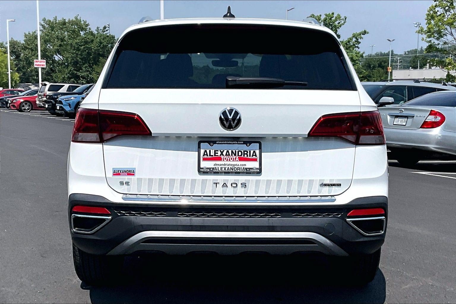 Used 2023 Volkswagen Taos SE AWD/4WD image 4