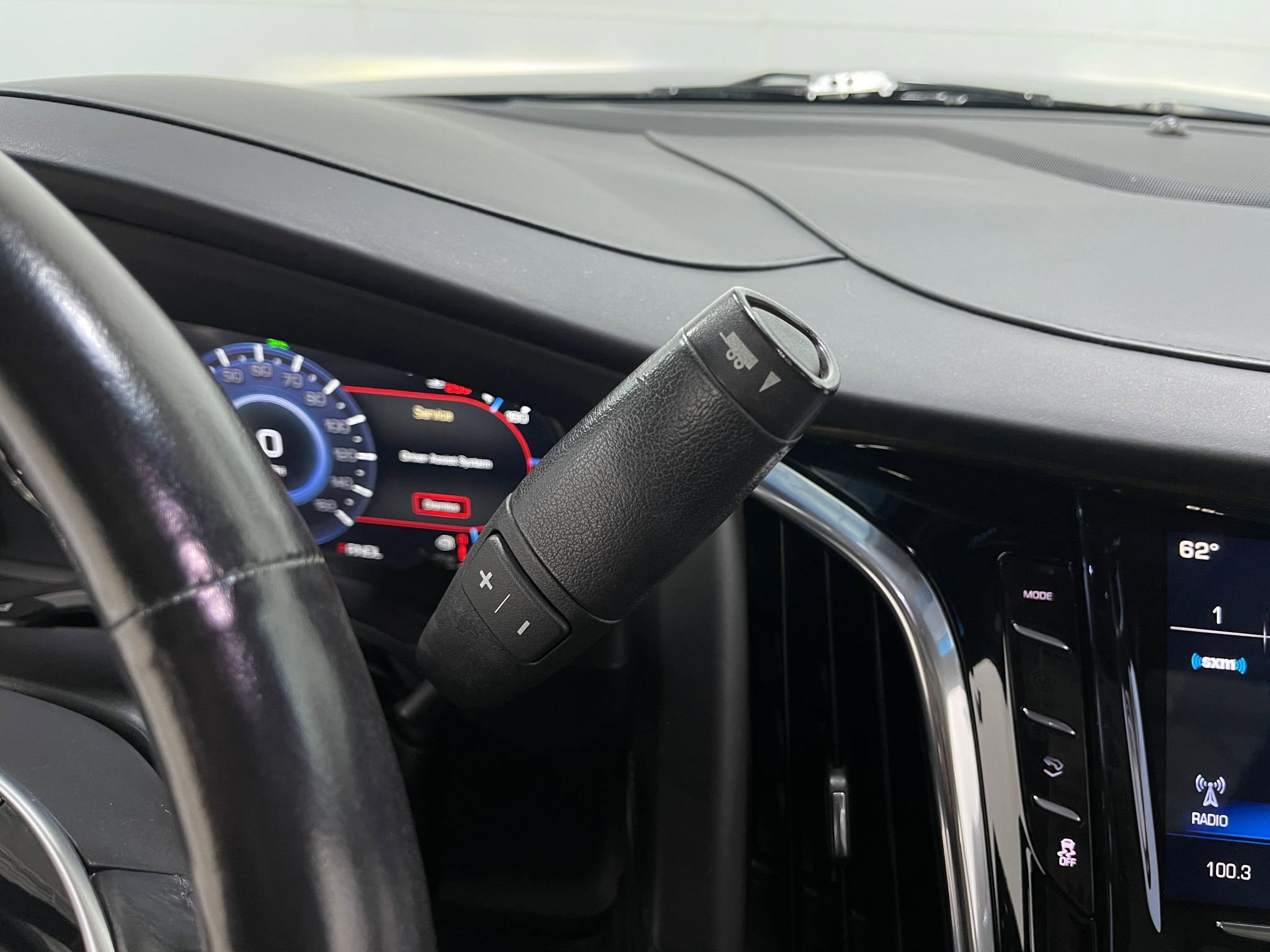 Used 2017 Cadillac Escalade ESV Platinum image 29