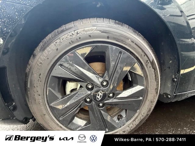 Used 2023 Hyundai Elantra Blue w/ Preferred Accessory Package FWD image 12