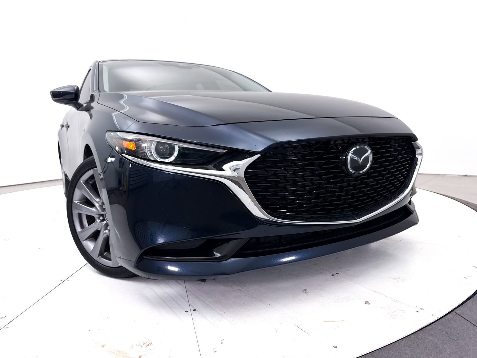 Used 2019 MAZDA MAZDA3 Sedan w/ Premium Package FWD image 8