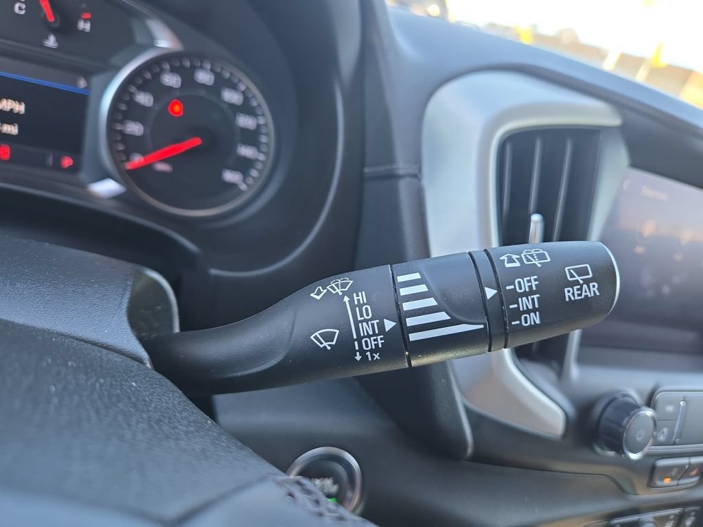 Used 2024 GMC Terrain SLT AWD/4WD image 33