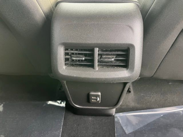 Used 2023 Chevrolet Equinox LT image 45