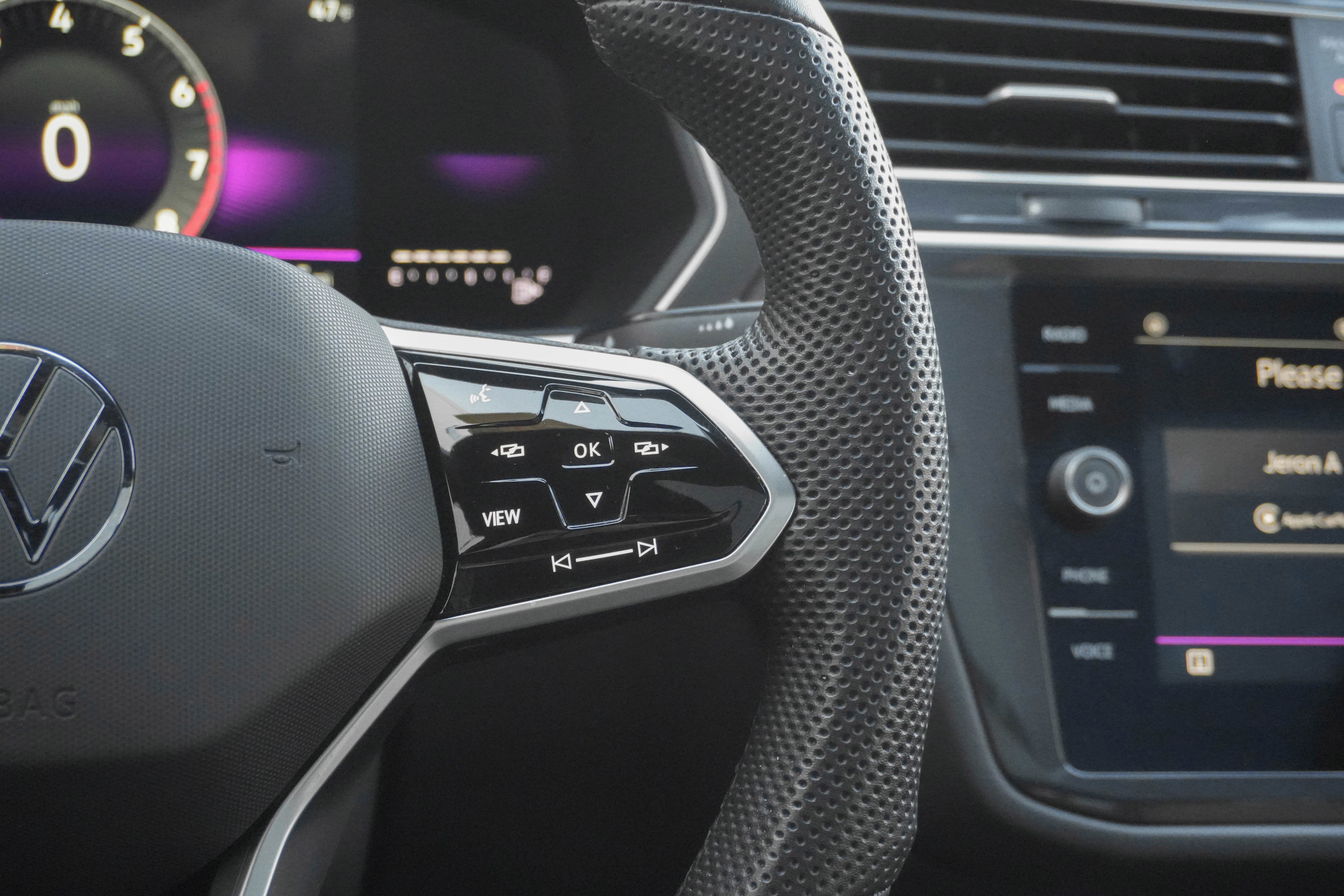 Used 2024 Volkswagen Tiguan SE R-Line image 15