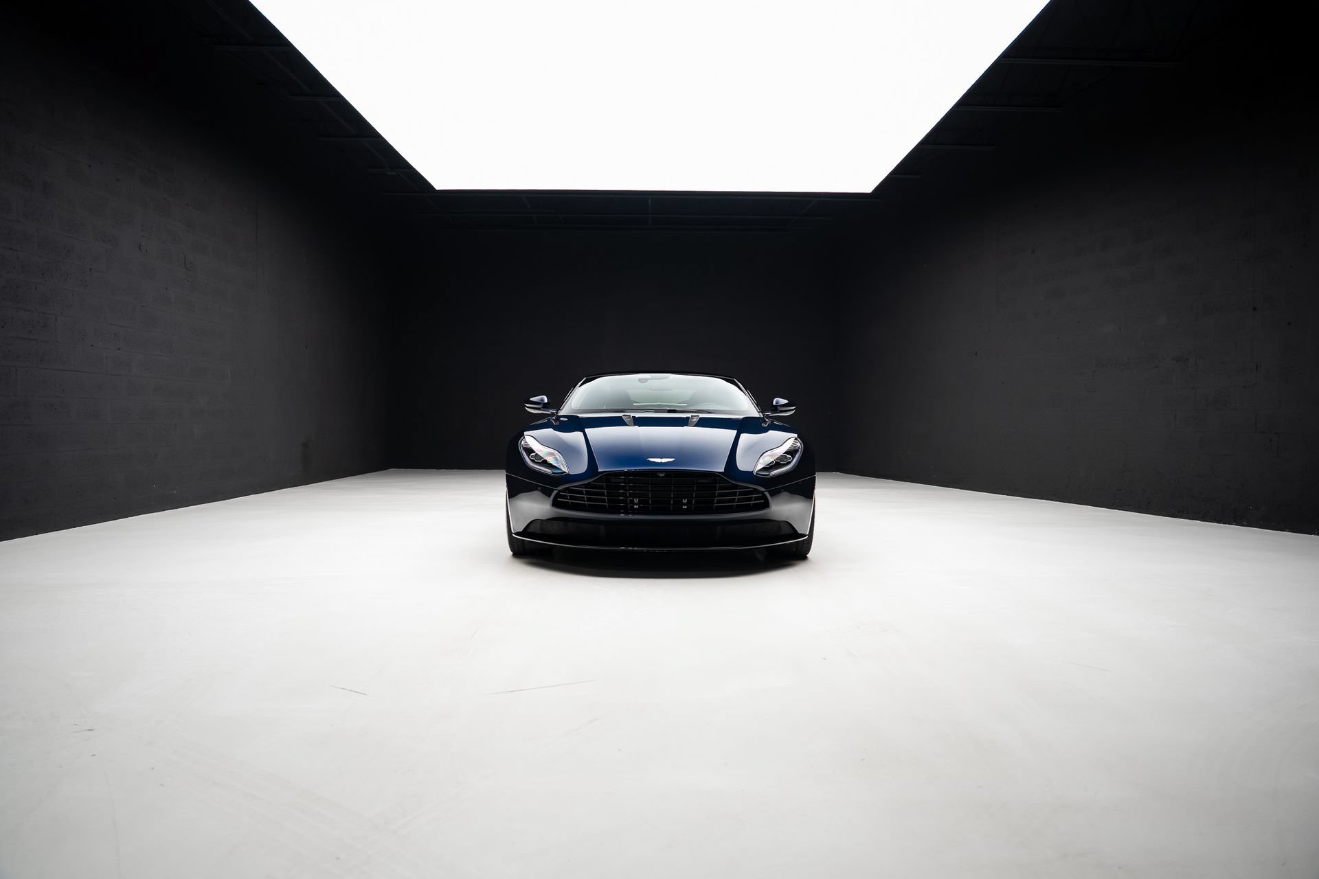 Used 2018 Aston Martin DB11 V12 RWD image 75